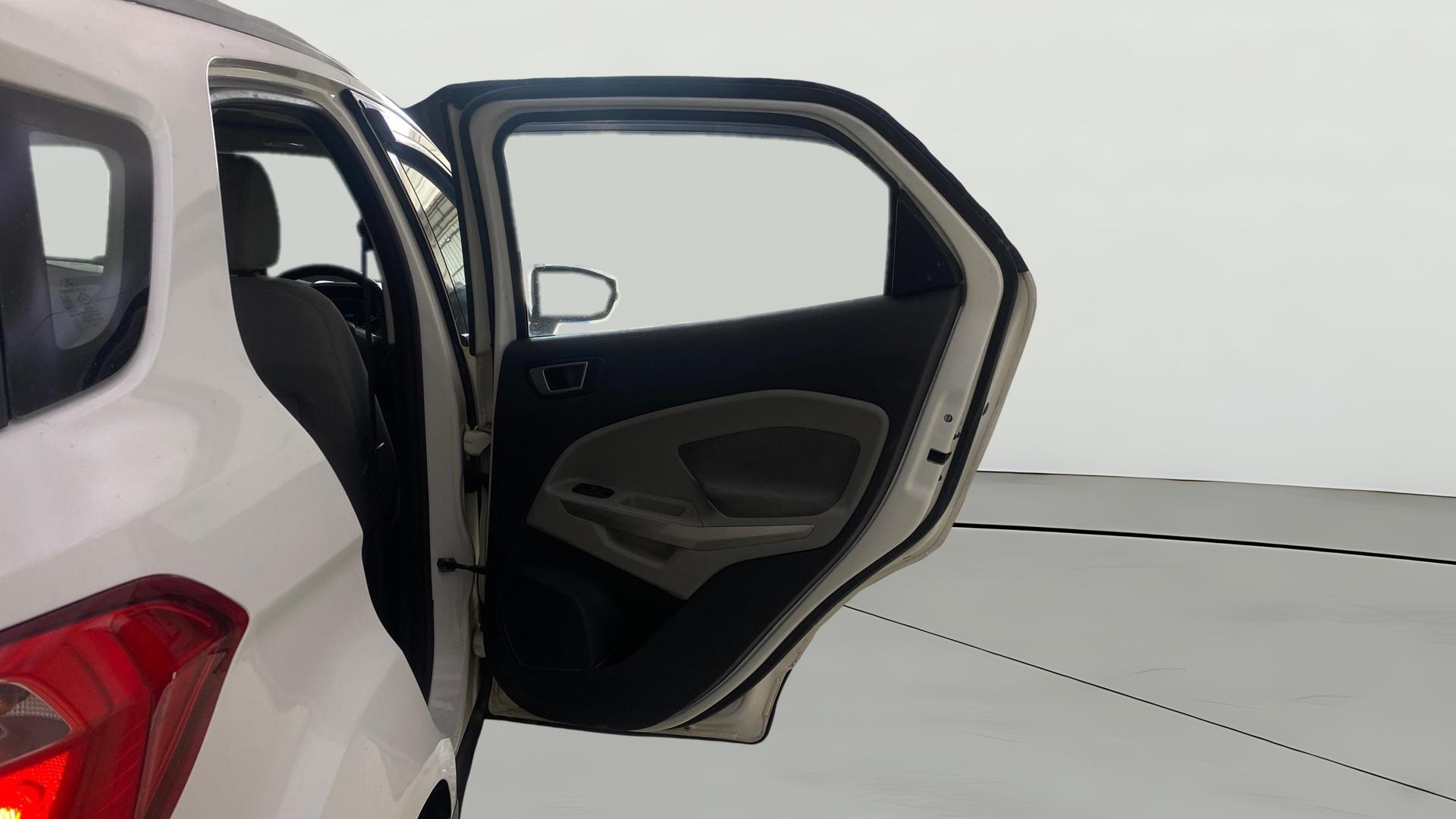 View 2016 Ford EcoSport 1.5 TDCi Diesel Ambiente BS IV Image 7 Used 2016 Ford EcoSport 1.5 TDCi Diesel Ambiente BS IV Image 7