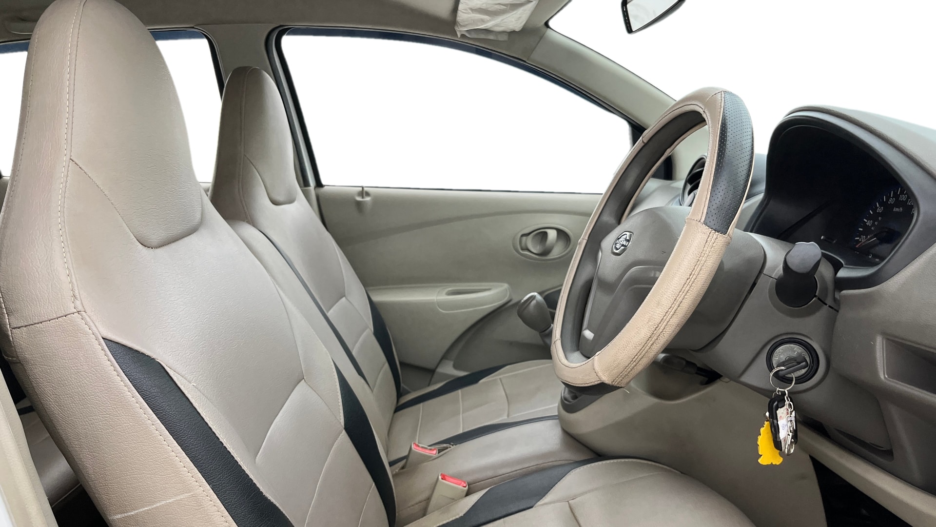 View 2015 Datsun Go T Image 26 Used 2015 Datsun Go T Image 26