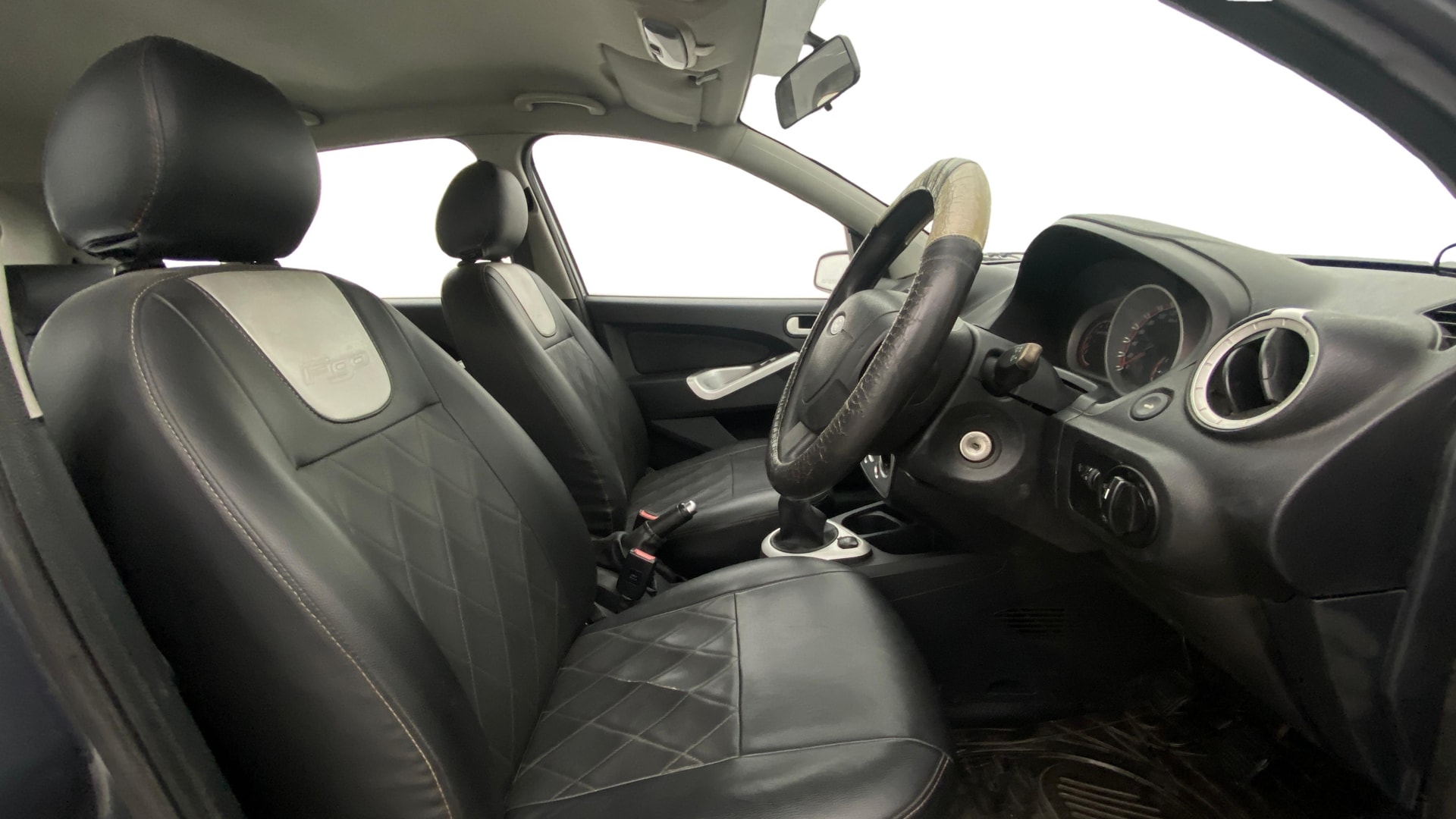 View 2015 Ford Figo 1.2P Ambiente MT BS IV Image 25 Used 2015 Ford Figo 1.2P Ambiente MT BS IV Image 25