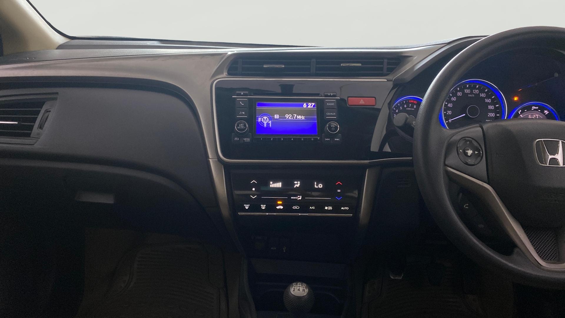 View 2014 Honda City ZX MT Diesel Anniversary Edition Image 18 Used 2014 Honda City ZX MT Diesel Anniversary Edition Image 18