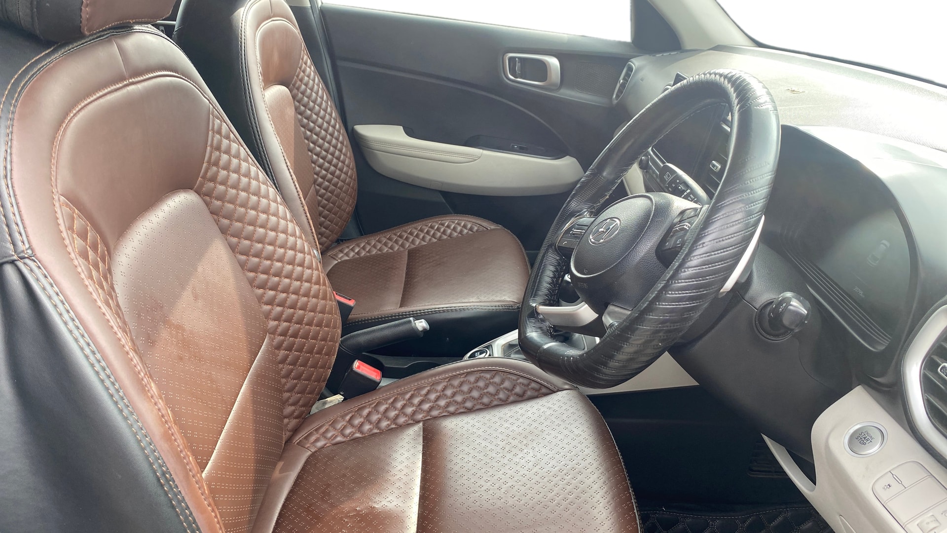 View 2023 Hyundai Venue SX (O) 1.0 Turbo Petrol DCT Image 28 Used 2023 Hyundai Venue SX (O) 1.0 Turbo Petrol DCT Image 28