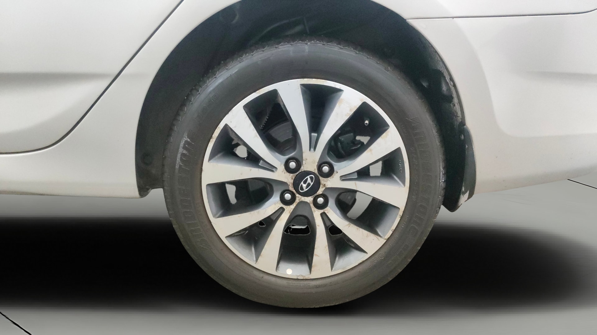 View 2013 Hyundai Fluidic Verna 1.6 VTVT SX AT Image 11 Used 2013 Hyundai Fluidic Verna 1.6 VTVT SX AT Image 11