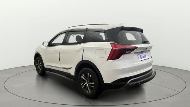 View Mahindra XUV700 Image 2 Used Mahindra XUV700 Image 2