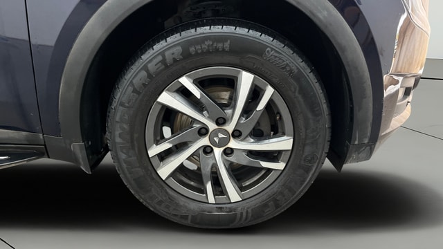 View Mahindra XUV700 Image 41 Used Mahindra XUV700 Image 41