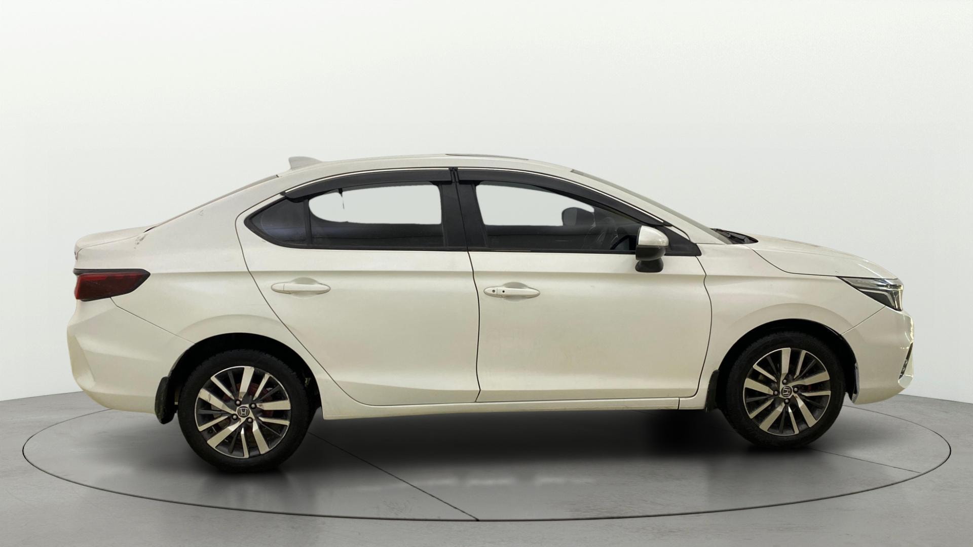 View 2021 Honda City ZX MT Diesel Anniversary Edition Image 27 Used 2021 Honda City ZX MT Diesel Anniversary Edition Image 27