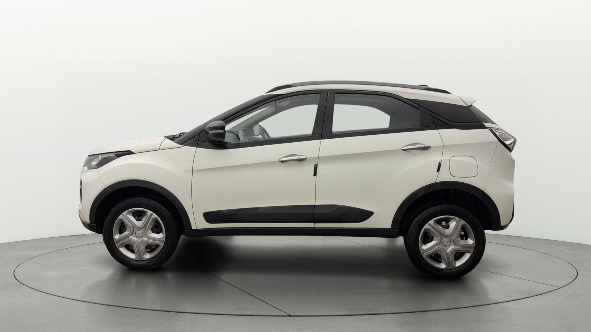 View 2023 Tata Nexon Revotron XE Image 5 Used 2023 Tata Nexon Revotron XE Image 5