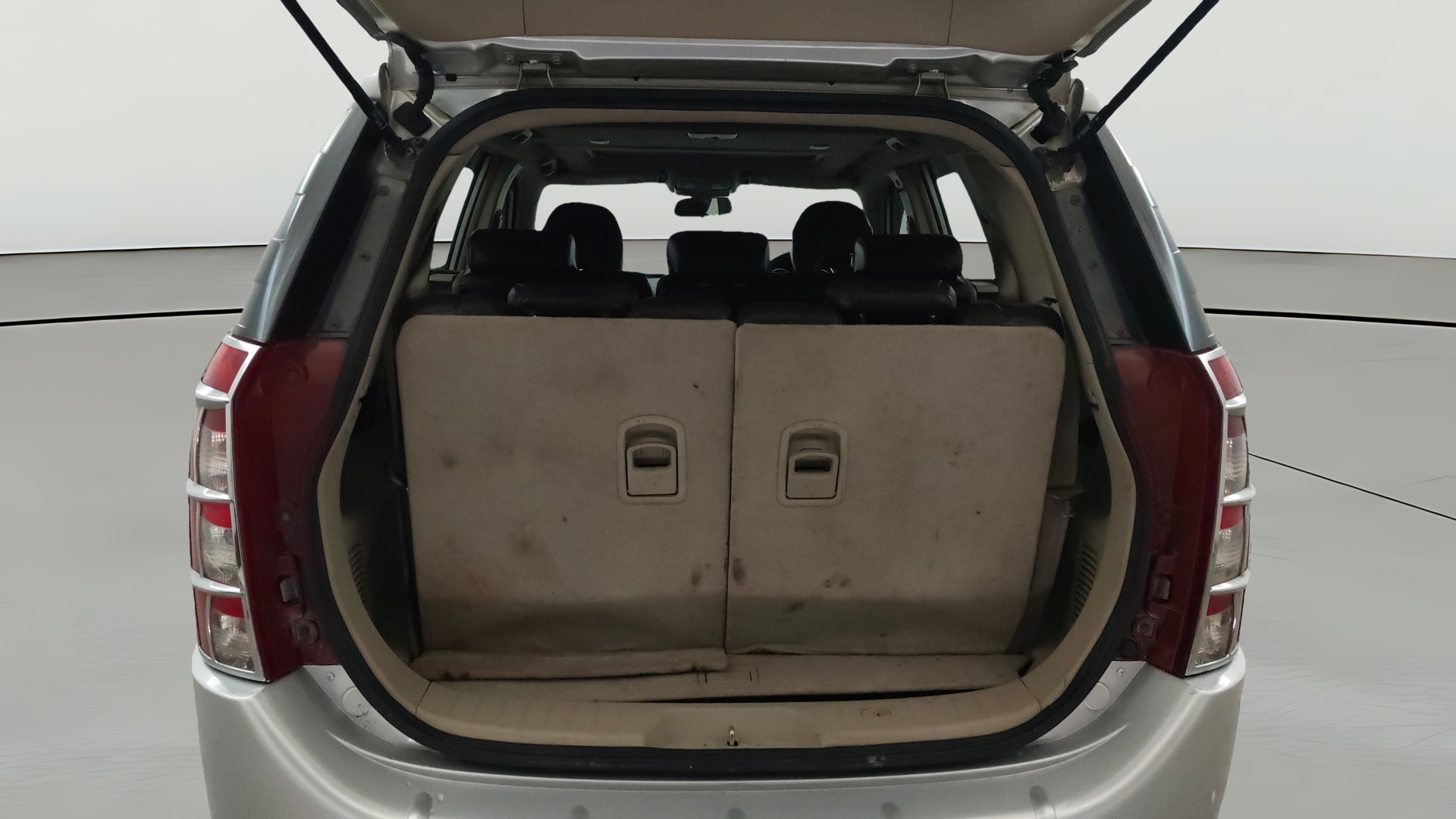View 2015 Mahindra XUV500 W10 FWD Image 43 Used 2015 Mahindra XUV500 W10 FWD Image 43