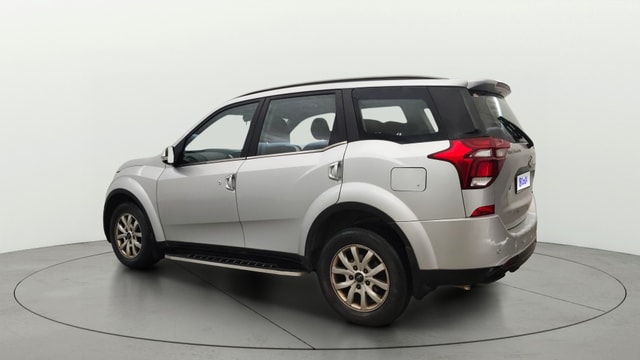 View Mahindra XUV500 Image 2 Used Mahindra XUV500 Image 2