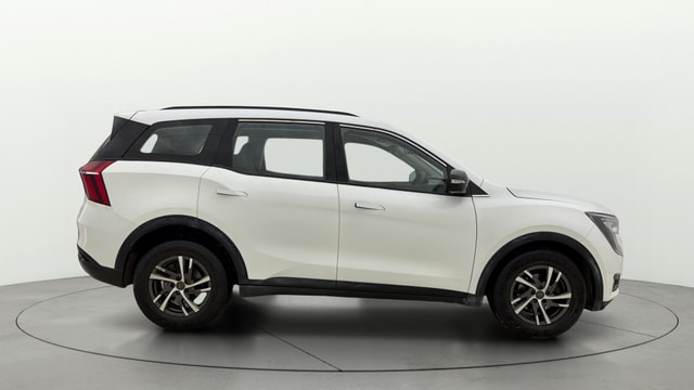 View Mahindra XUV700 Image 8 Used Mahindra XUV700 Image 8