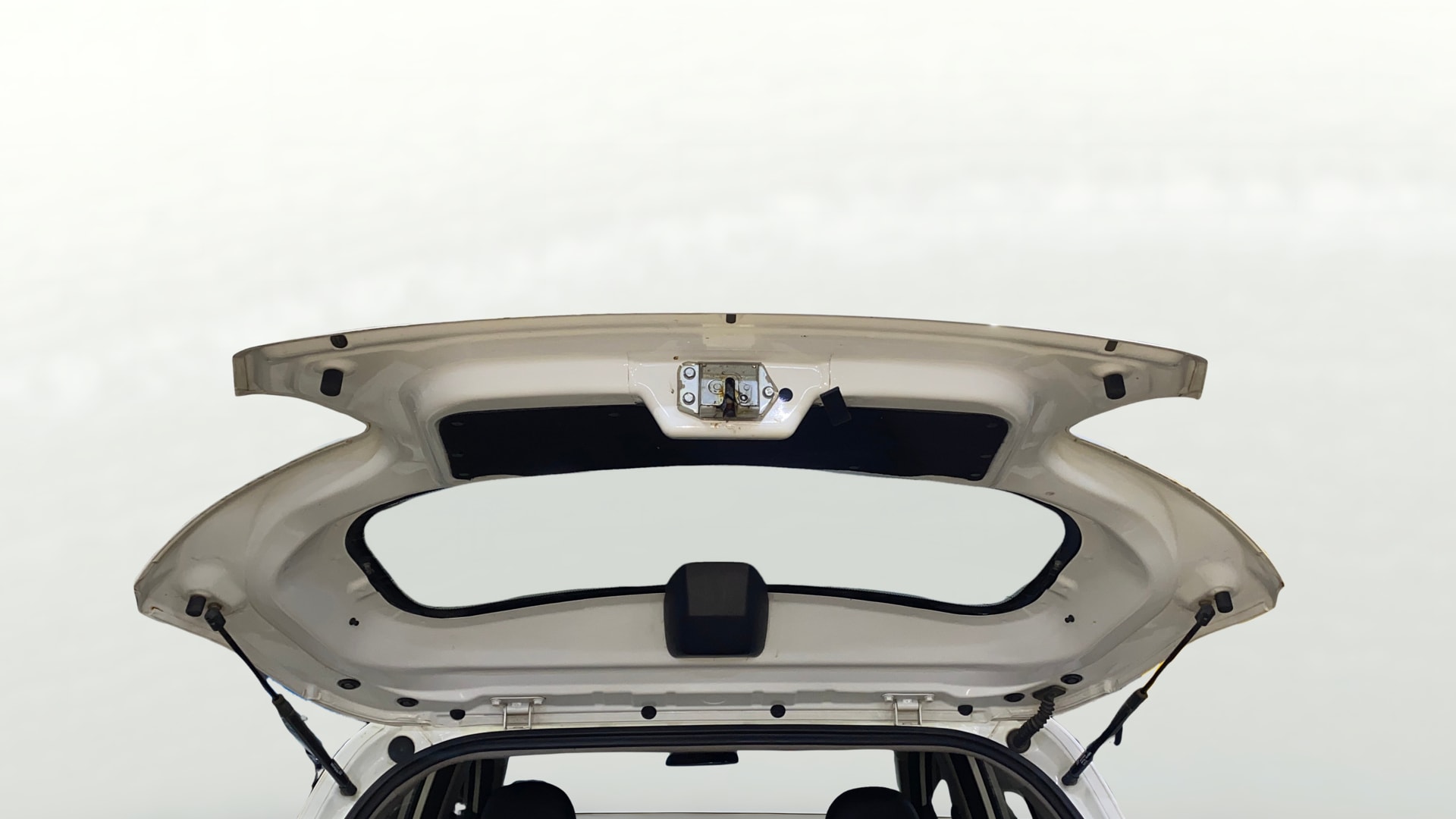 View 2018 Mahindra KUV100 K2 Petrol BS IV Image 16 Used 2018 Mahindra KUV100 K2 Petrol BS IV Image 16
