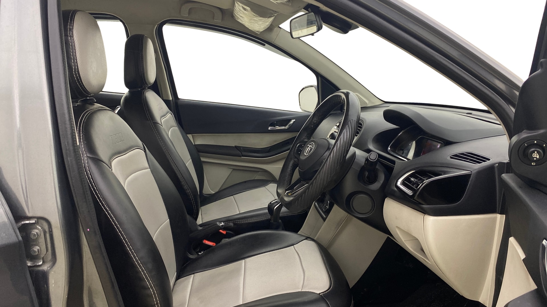 View 2023 Tata Tigor XE Diesel Image 26 Used 2023 Tata Tigor XE Diesel Image 26