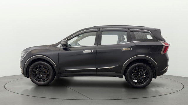 View Mahindra XUV700 Image 28 Used Mahindra XUV700 Image 28