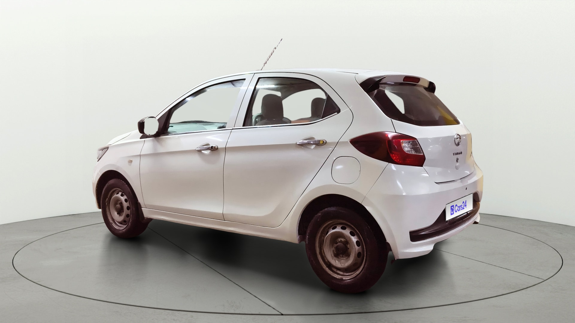 View 2020 Tata Tiago Revotorq XB Image 2 Used 2020 Tata Tiago Revotorq XB Image 2