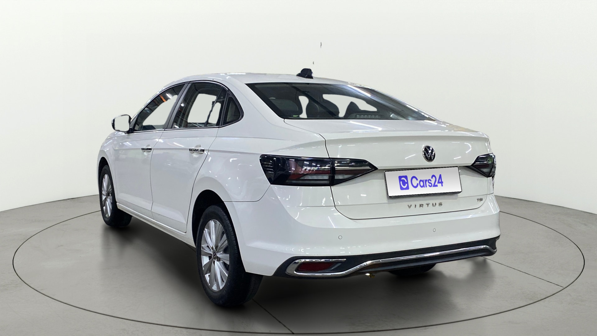 View 2022 Volkswagen Virtus Topline 1.0 TSI MT Image 2 Used 2022 Volkswagen Virtus Topline 1.0 TSI MT Image 2