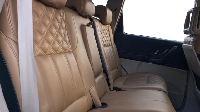 View Mahindra XUV500 Image 31 Used Mahindra XUV500 Image 31