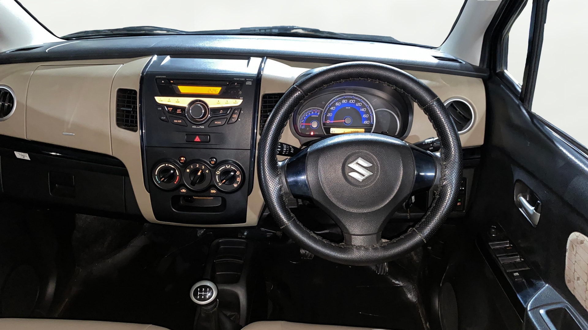 View 2018 Maruti Suzuki 1000 Base Variant Image 20 Used 2018 Maruti Suzuki 1000 Base Variant Image 20