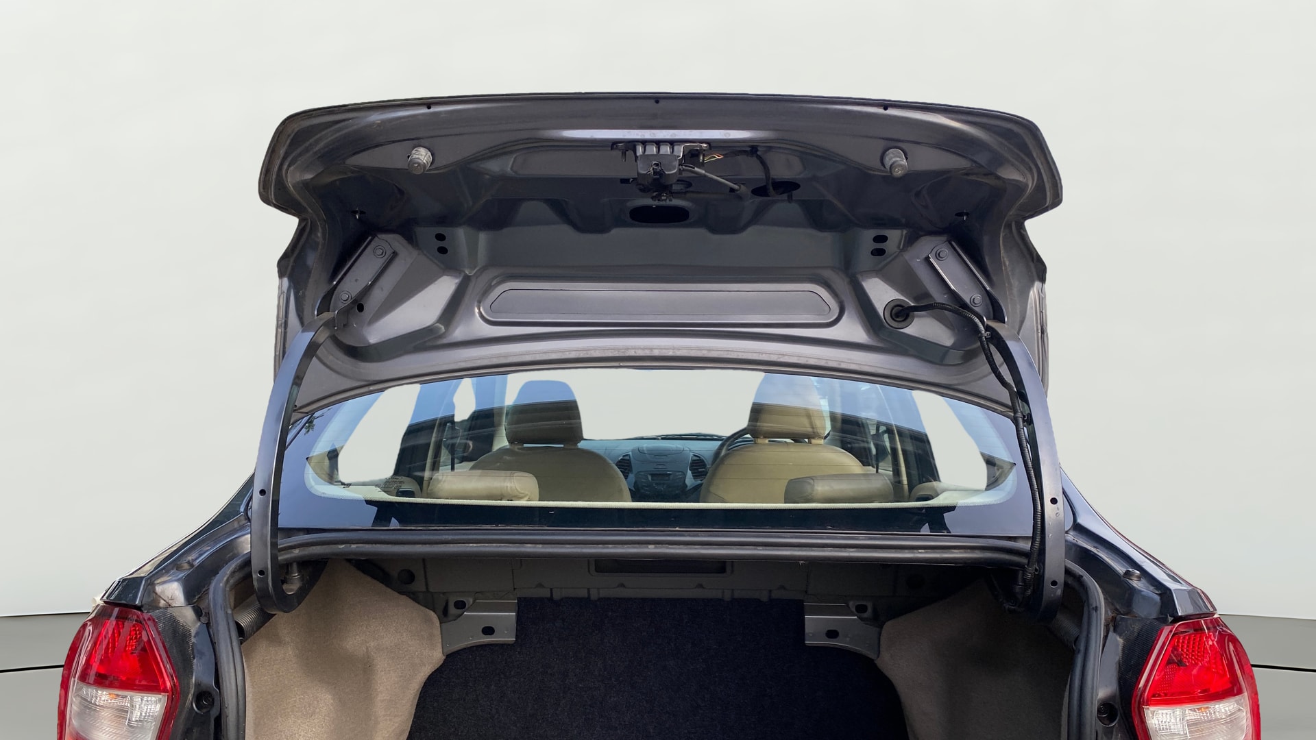 View 2018 Ford Figo Aspire 1.2P Ambiente MT BS IV Image 16 Used 2018 Ford Figo Aspire 1.2P Ambiente MT BS IV Image 16