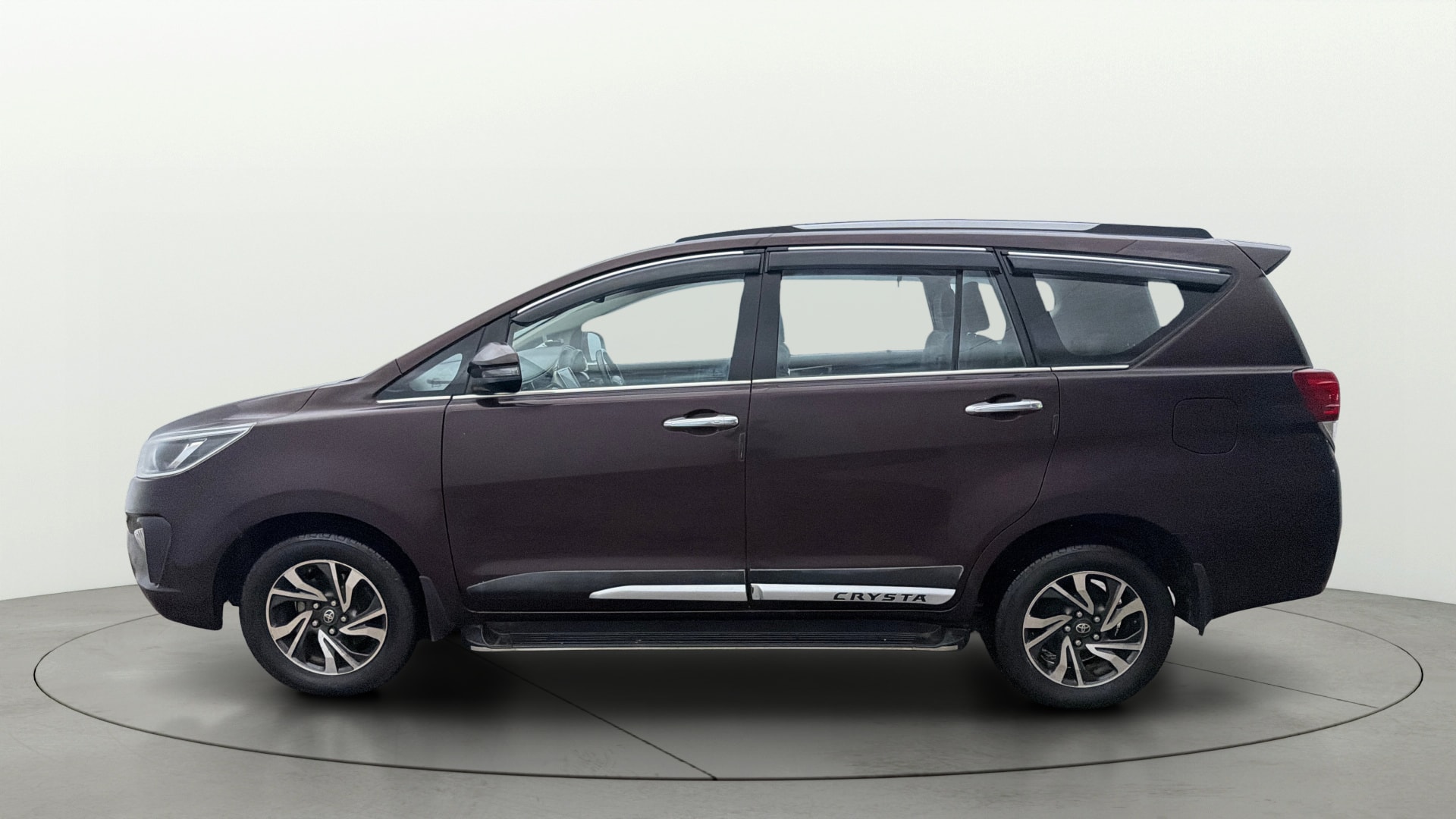 View 2022 Toyota Innova Crysta 2.7 VX MT 7-Seater BS IV Image 5 Used 2022 Toyota Innova Crysta 2.7 VX MT 7-Seater BS IV Image 5