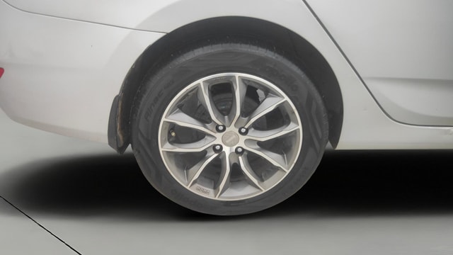 View Hyundai Fluidic Verna Image 31 Used Hyundai Fluidic Verna Image 31