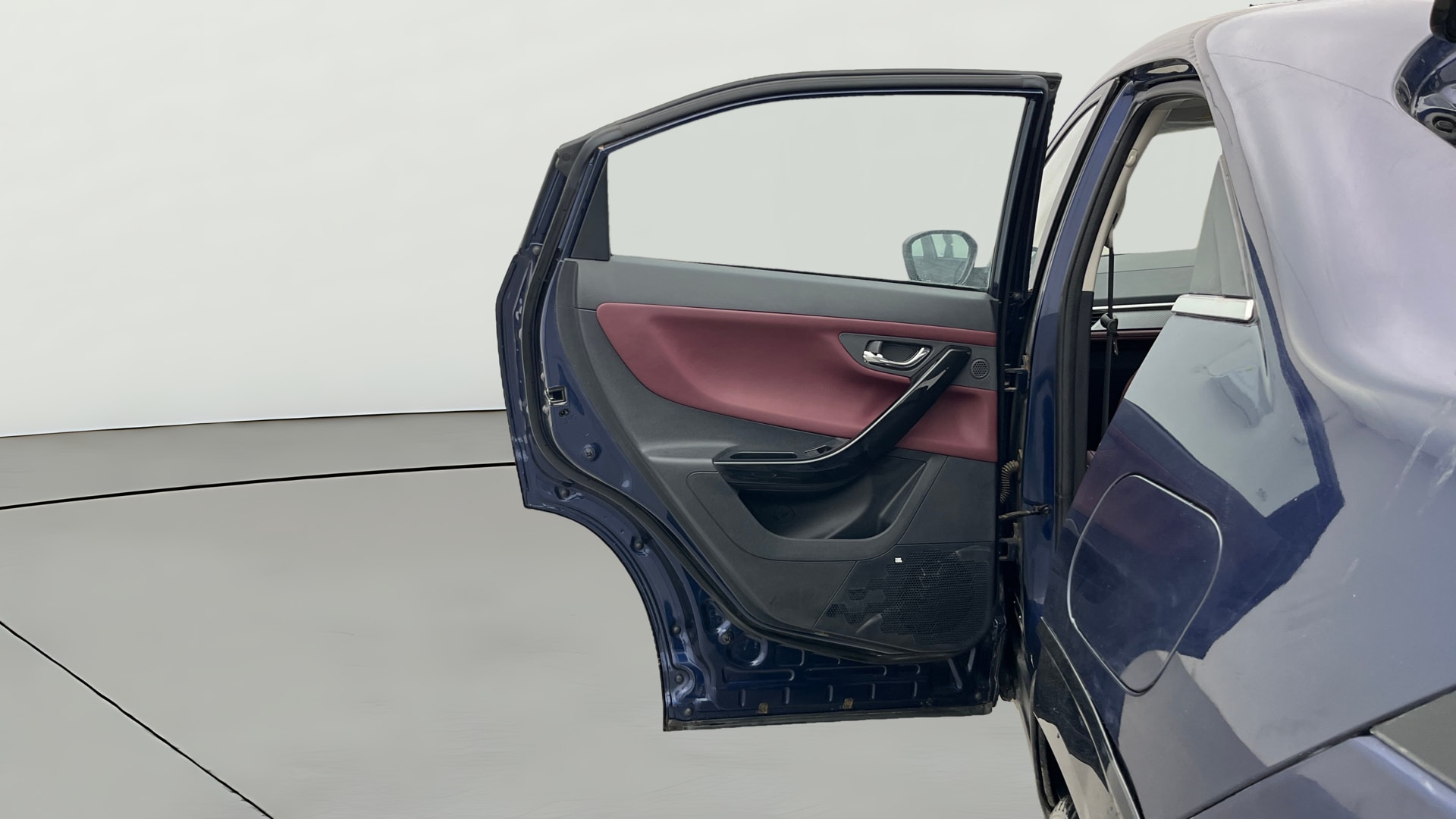 View 2025 Tata Curvv Smart 1.2 Revotron Petrol 6MT Image 15 Used 2025 Tata Curvv Smart 1.2 Revotron Petrol 6MT Image 15
