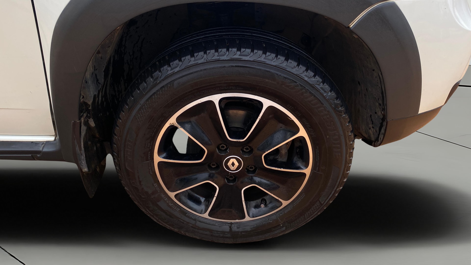 View 2019 Renault Duster 85 PS RXS 4X2 MT Image 42 Used 2019 Renault Duster 85 PS RXS 4X2 MT Image 42
