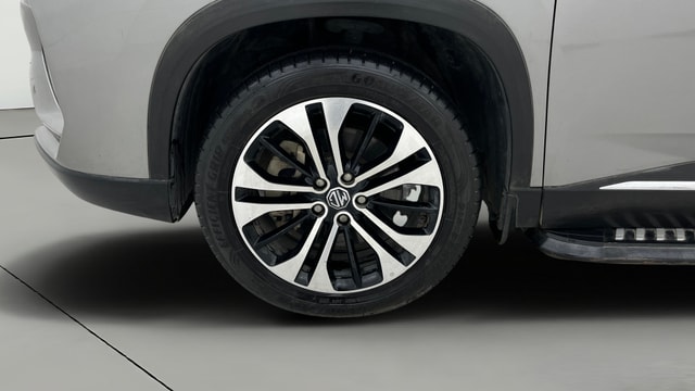 View MG Hector Plus Image 30 Used MG Hector Plus Image 30