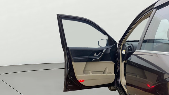 View Mahindra XUV500 Image 39 Used Mahindra XUV500 Image 39