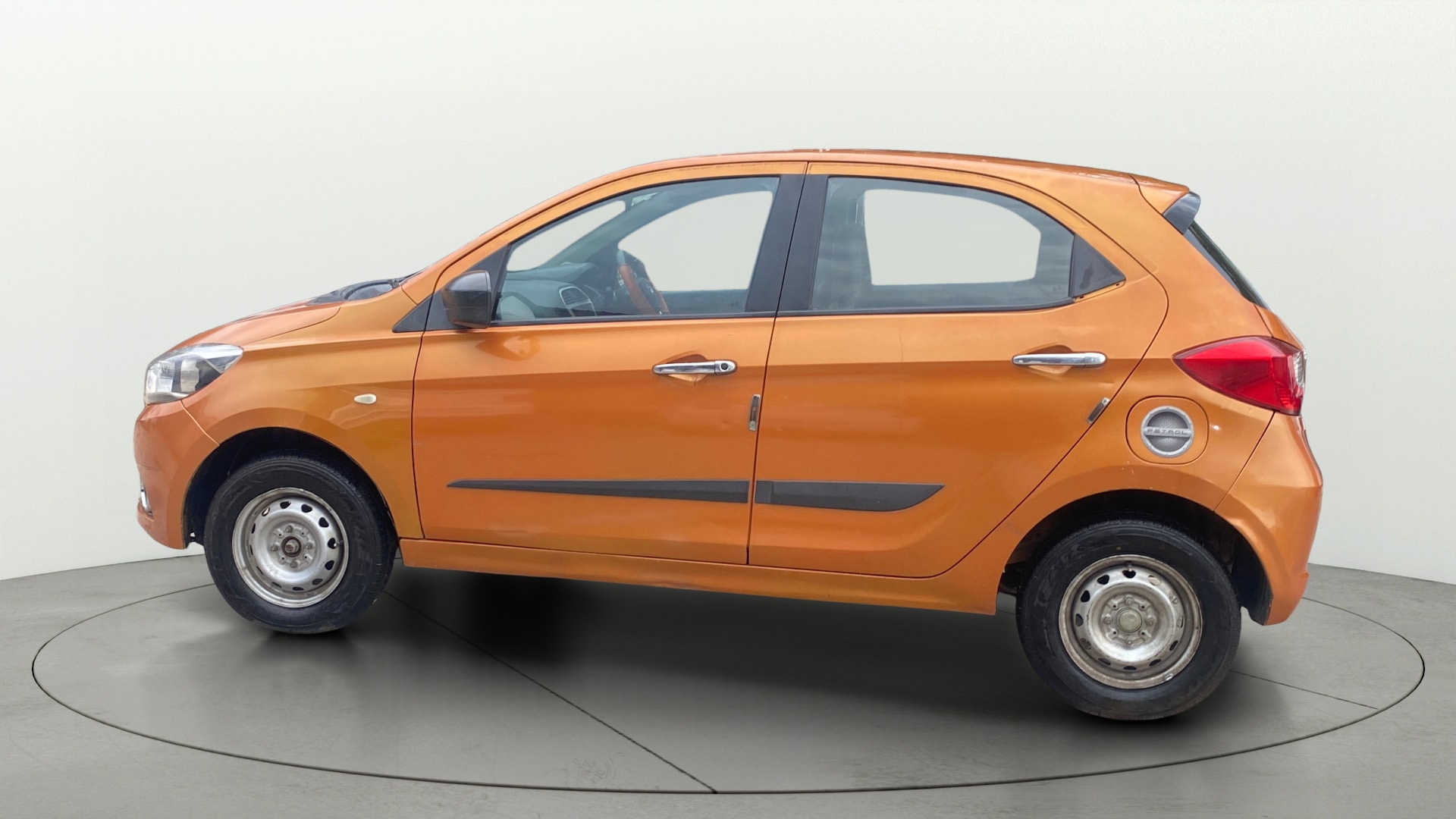 View 2016 Tata Tiago Revotorq XB Image 5 Used 2016 Tata Tiago Revotorq XB Image 5
