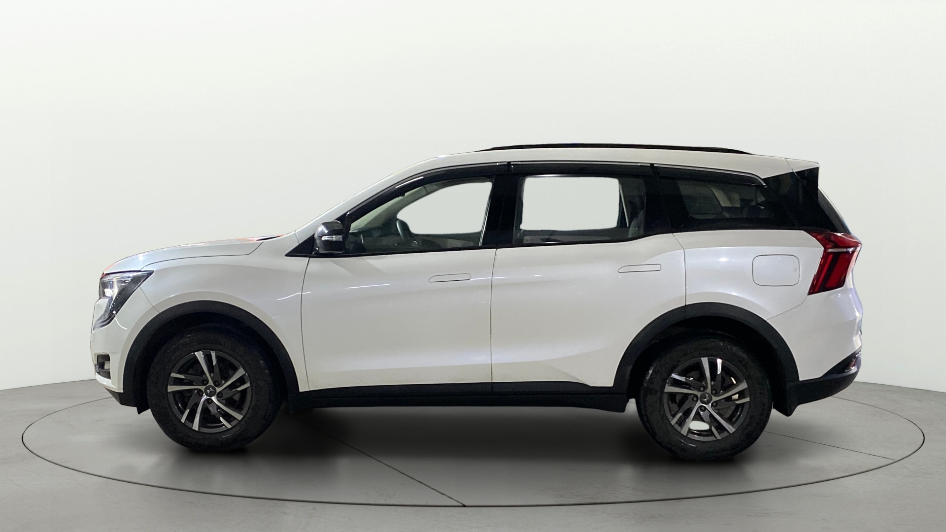 Used 2022 Mahindra XUV700 Used 2022 Mahindra XUV700