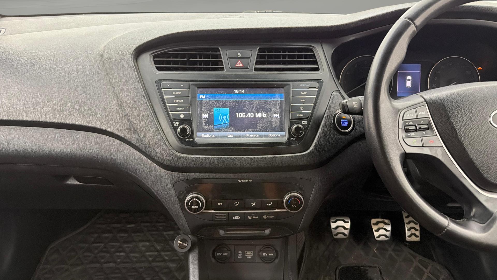 View 2016 Hyundai i20 Active 1.2 SX Image 32 Used 2016 Hyundai i20 Active 1.2 SX Image 32