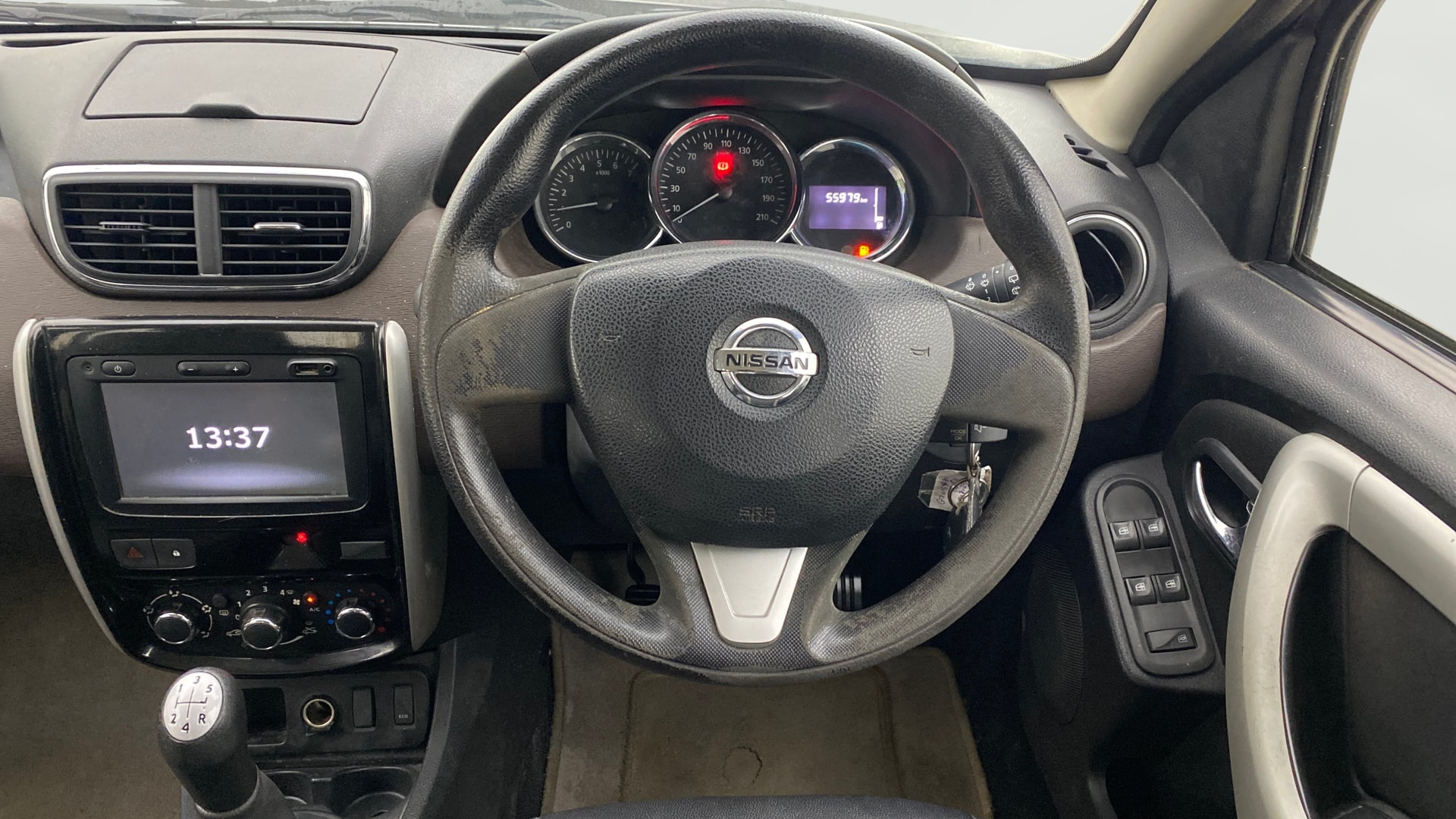 View 2019 Nissan Terrano XLD Plus 85PS Image 20 Used 2019 Nissan Terrano XLD Plus 85PS Image 20