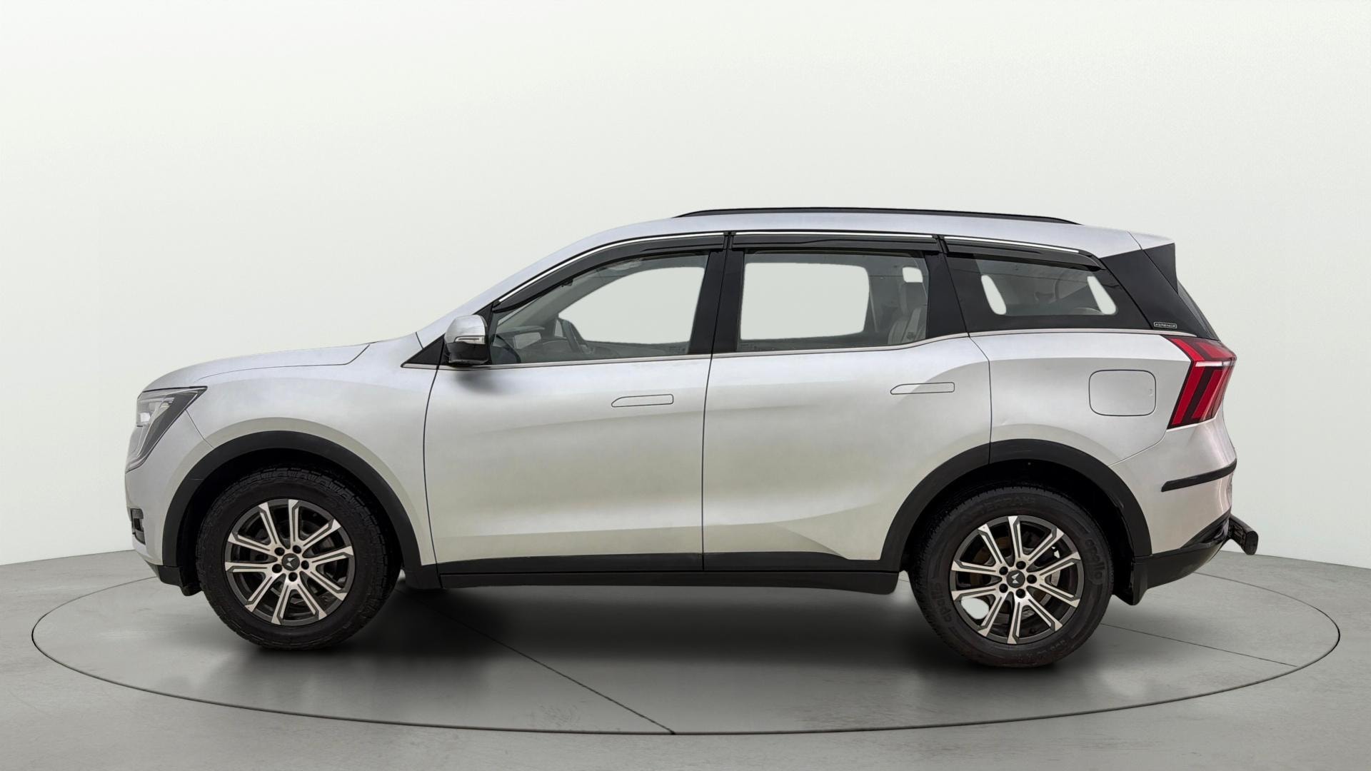 Used 2022 Mahindra XUV700 Used 2022 Mahindra XUV700