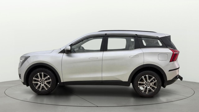 View Mahindra XUV700 Image 28 Used Mahindra XUV700 Image 28