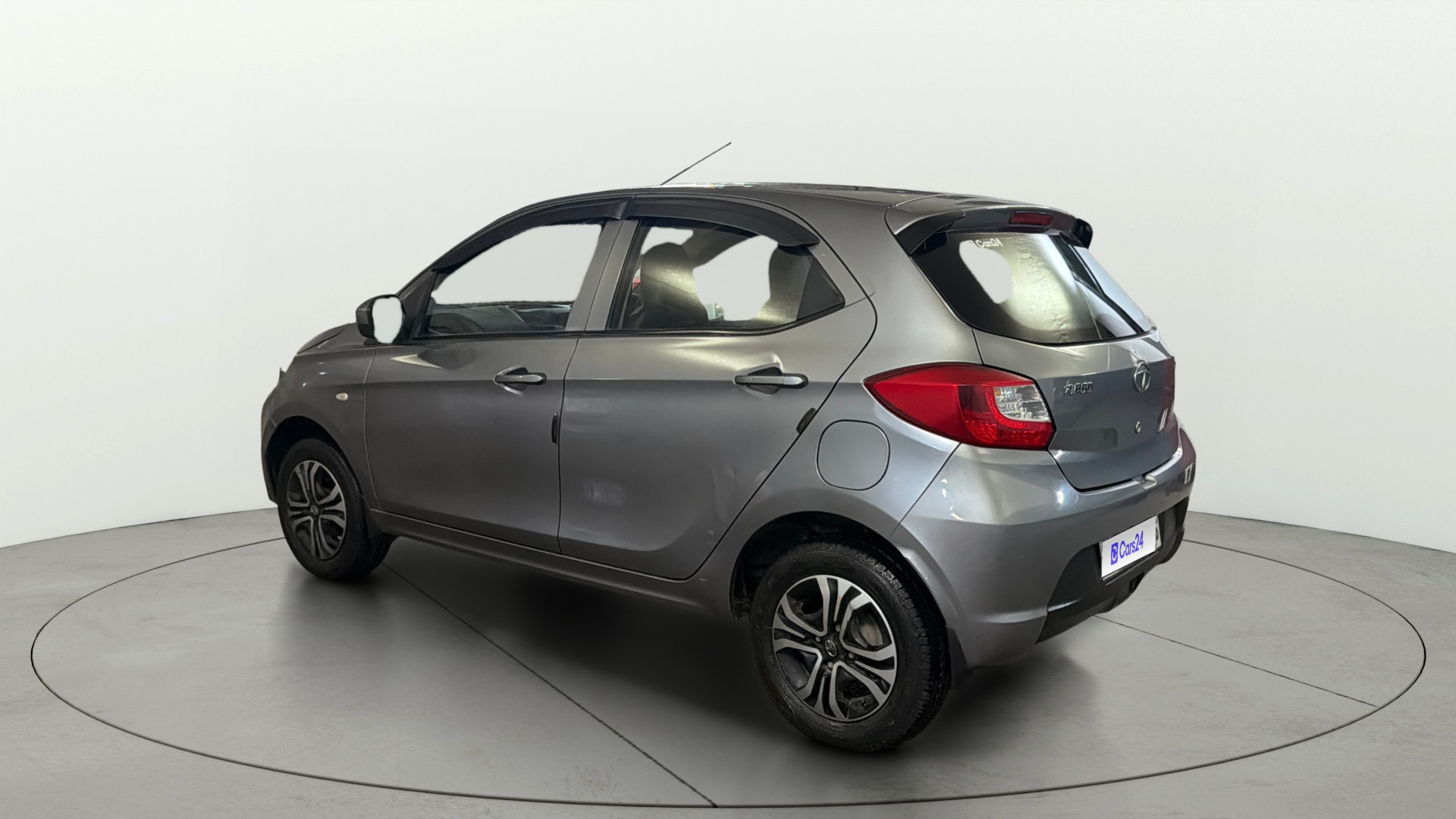View 2019 Tata Tiago Revotorq XB Image 2 Used 2019 Tata Tiago Revotorq XB Image 2