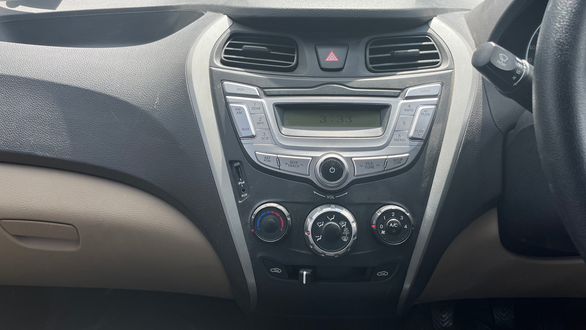 View 2017 Hyundai EON Sportz Image 17 Used 2017 Hyundai EON Sportz Image 17
