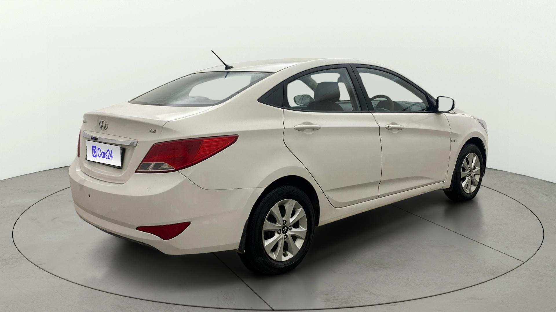View 2015 Hyundai Fluidic Verna 1.6 VTVT S Image 42 Used 2015 Hyundai Fluidic Verna 1.6 VTVT S Image 42
