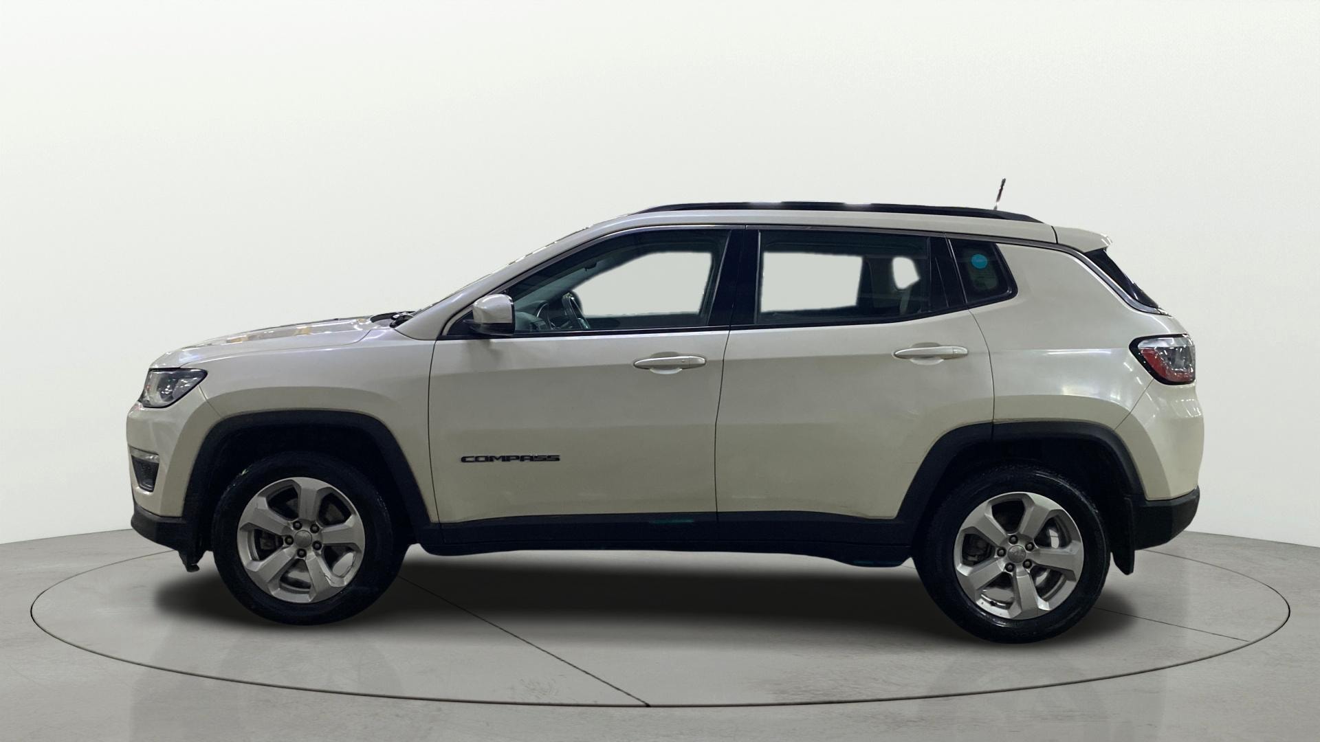 View 2017 Jeep Compass Longitude (O) 2.0 Diesel MT Image 25 Used 2017 Jeep Compass Longitude (O) 2.0 Diesel MT Image 25