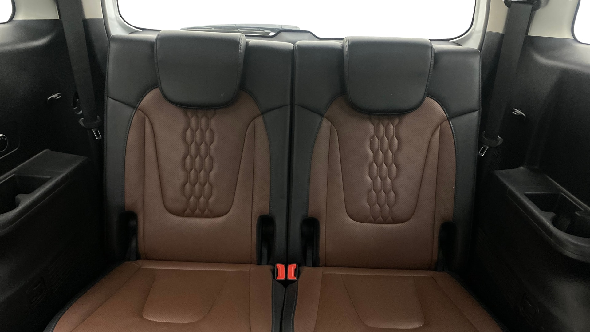 View 2021 Hyundai Alcazar Prestige 6 Seater MT Petrol Image 10 Used 2021 Hyundai Alcazar Prestige 6 Seater MT Petrol Image 10