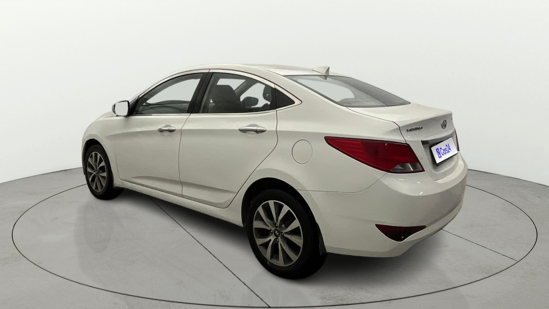 View 2016 Hyundai Verna 1.6 VTVT SX Image 2 Used 2016 Hyundai Verna 1.6 VTVT SX Image 2