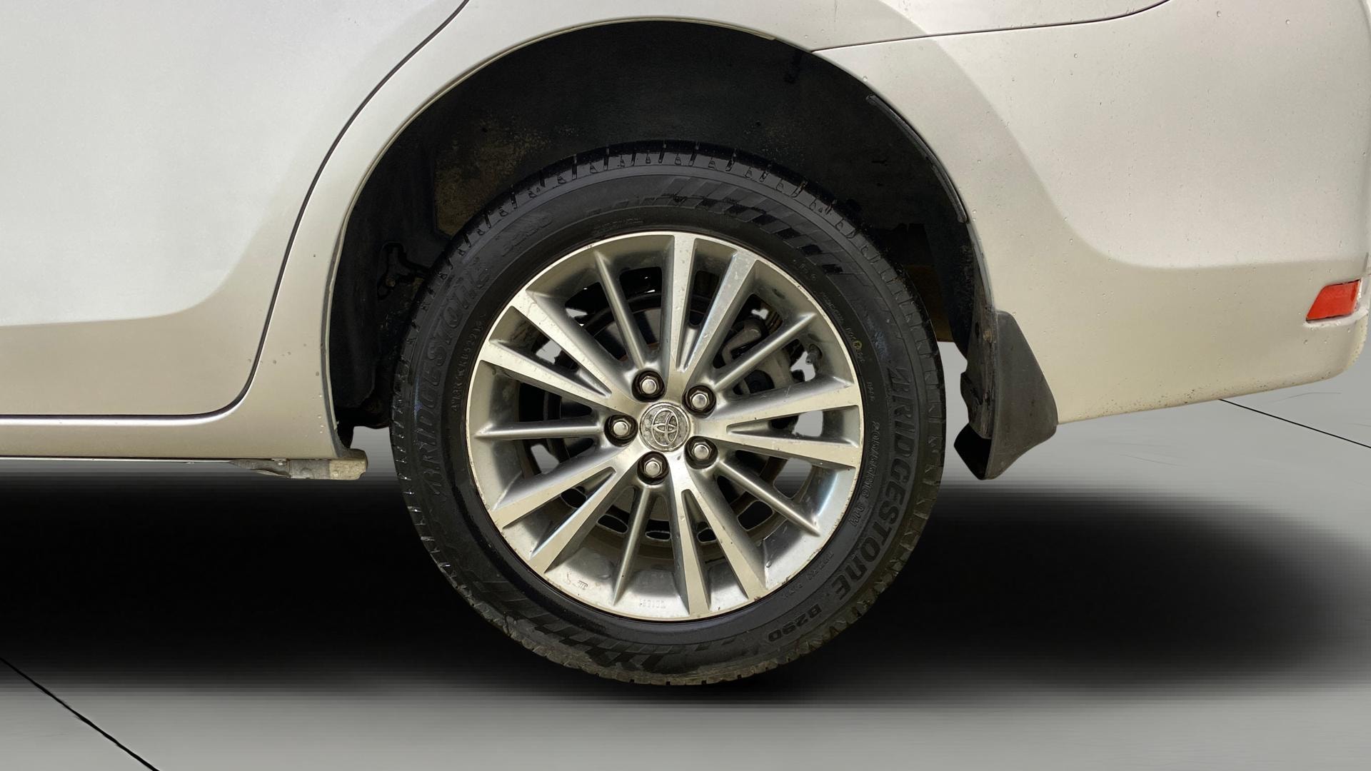 View 2015 Toyota Corolla Altis 1.8 VL AT Image 7 Used 2015 Toyota Corolla Altis 1.8 VL AT Image 7