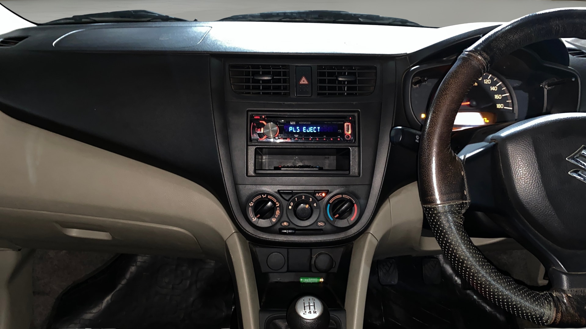 View 2014 Maruti Suzuki 1000 Base Variant Image 17 Used 2014 Maruti Suzuki 1000 Base Variant Image 17