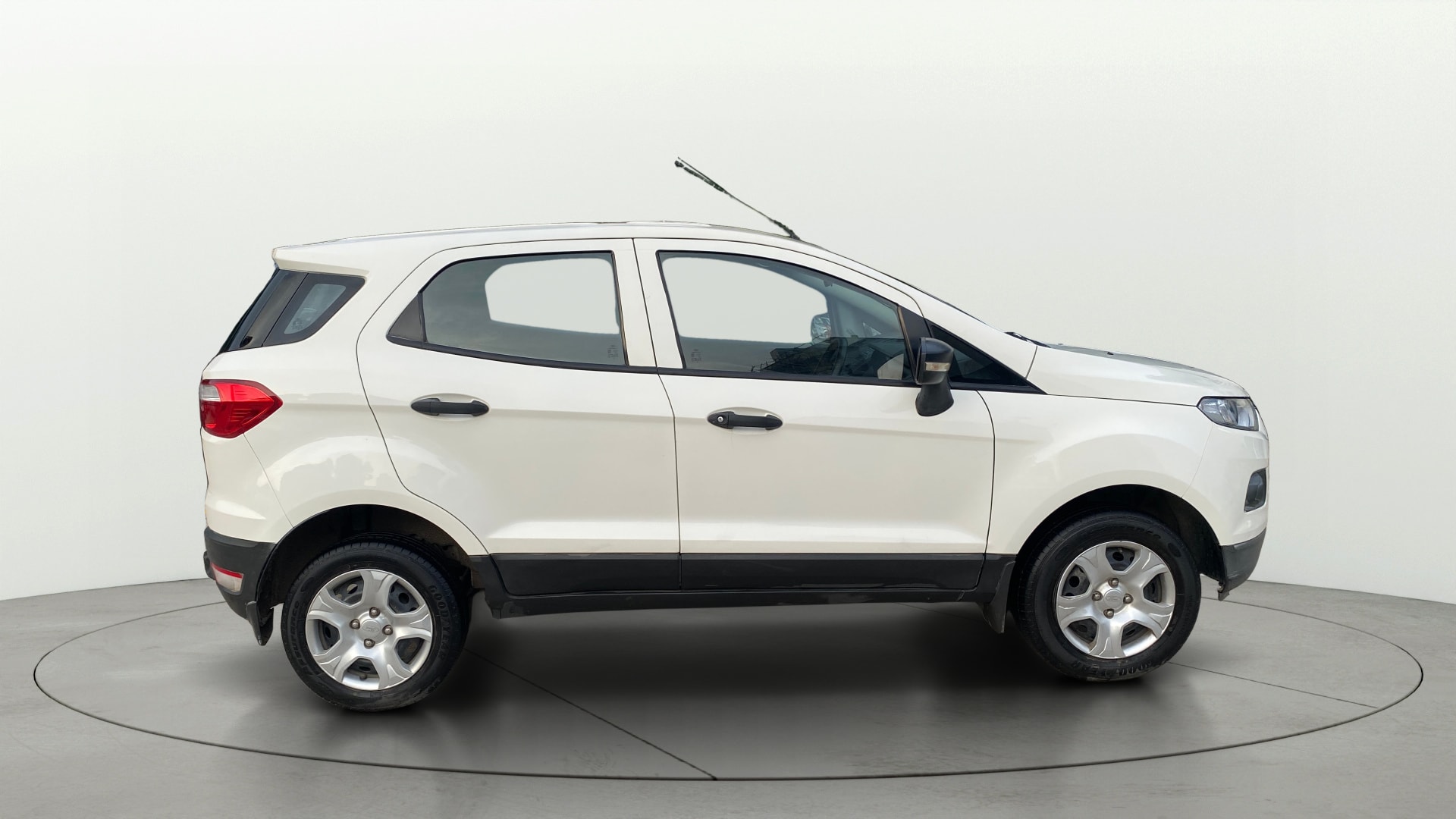 View 2017 Ford EcoSport 1.5 TDCi Diesel Ambiente BS IV Image 8 Used 2017 Ford EcoSport 1.5 TDCi Diesel Ambiente BS IV Image 8