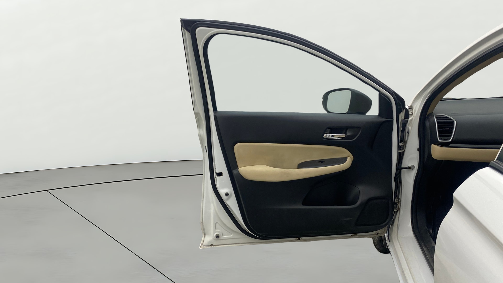 View 2022 Honda City ZX MT Diesel Anniversary Edition Image 32 Used 2022 Honda City ZX MT Diesel Anniversary Edition Image 32