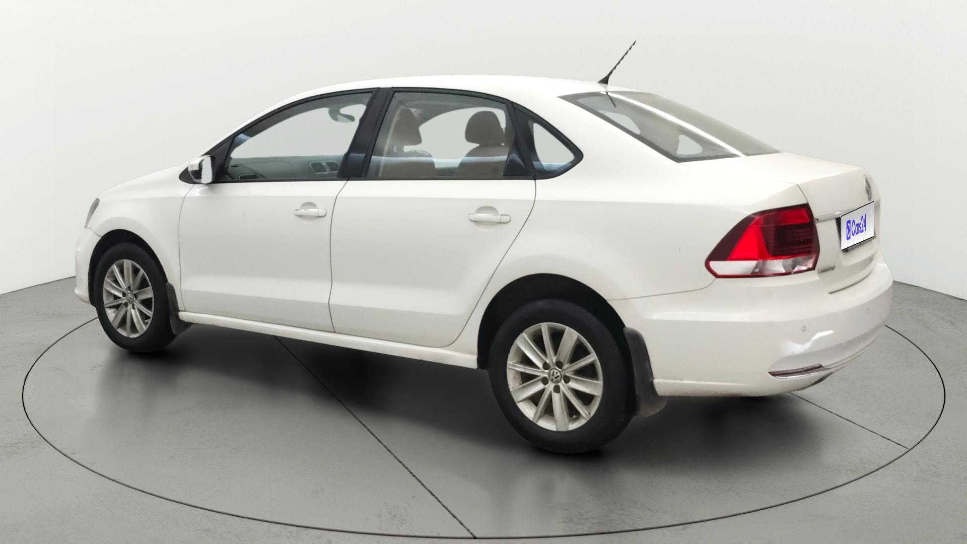 View 2017 Volkswagen Vento DSG Image 2 Used 2017 Volkswagen Vento DSG Image 2