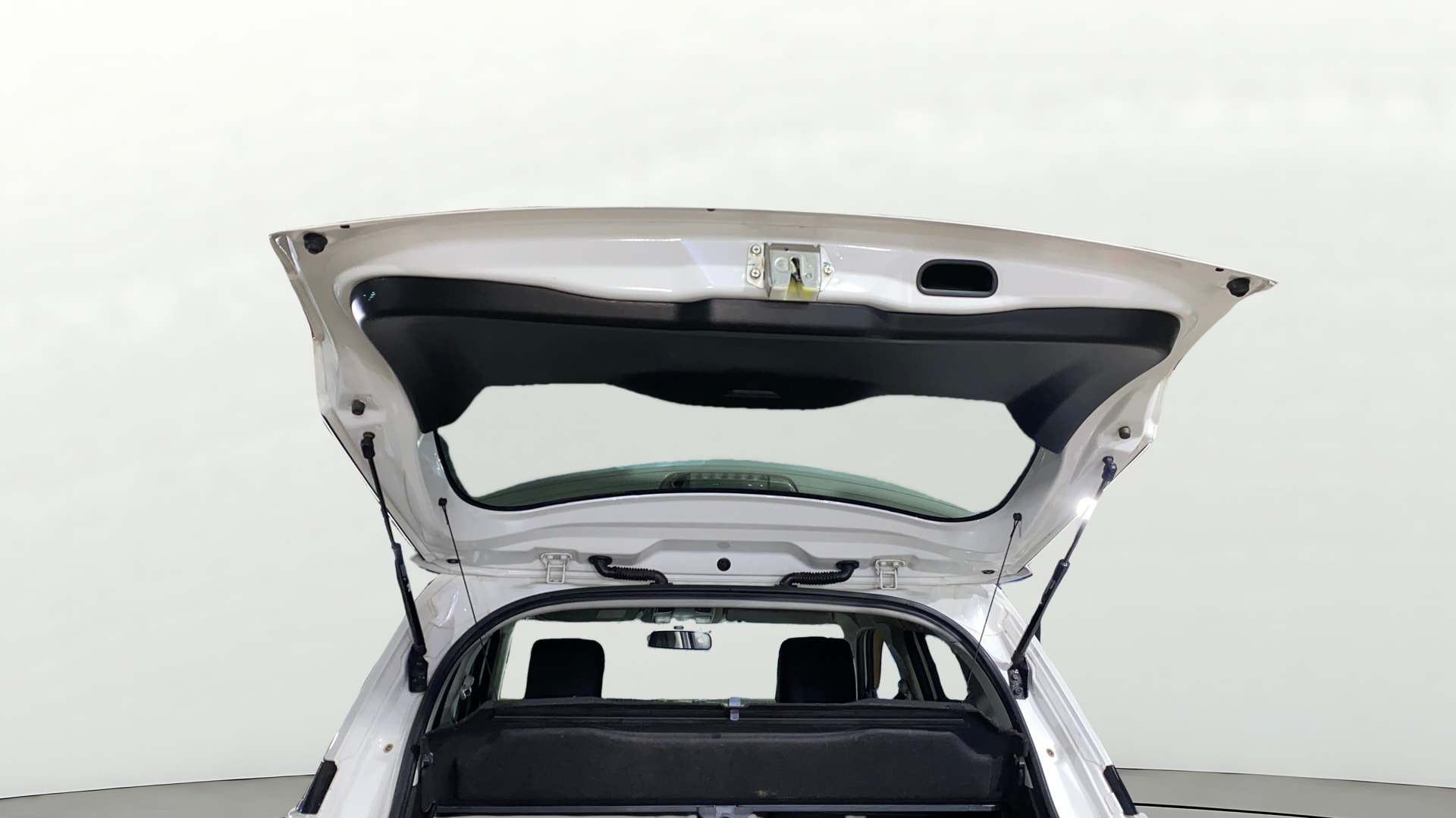 View 2022 Toyota Urban Cruiser High MT Image 17 Used 2022 Toyota Urban Cruiser High MT Image 17