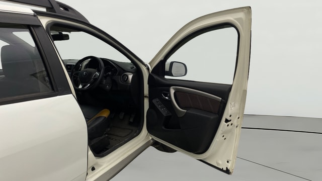 View Renault Duster Image 45 Used Renault Duster Image 45