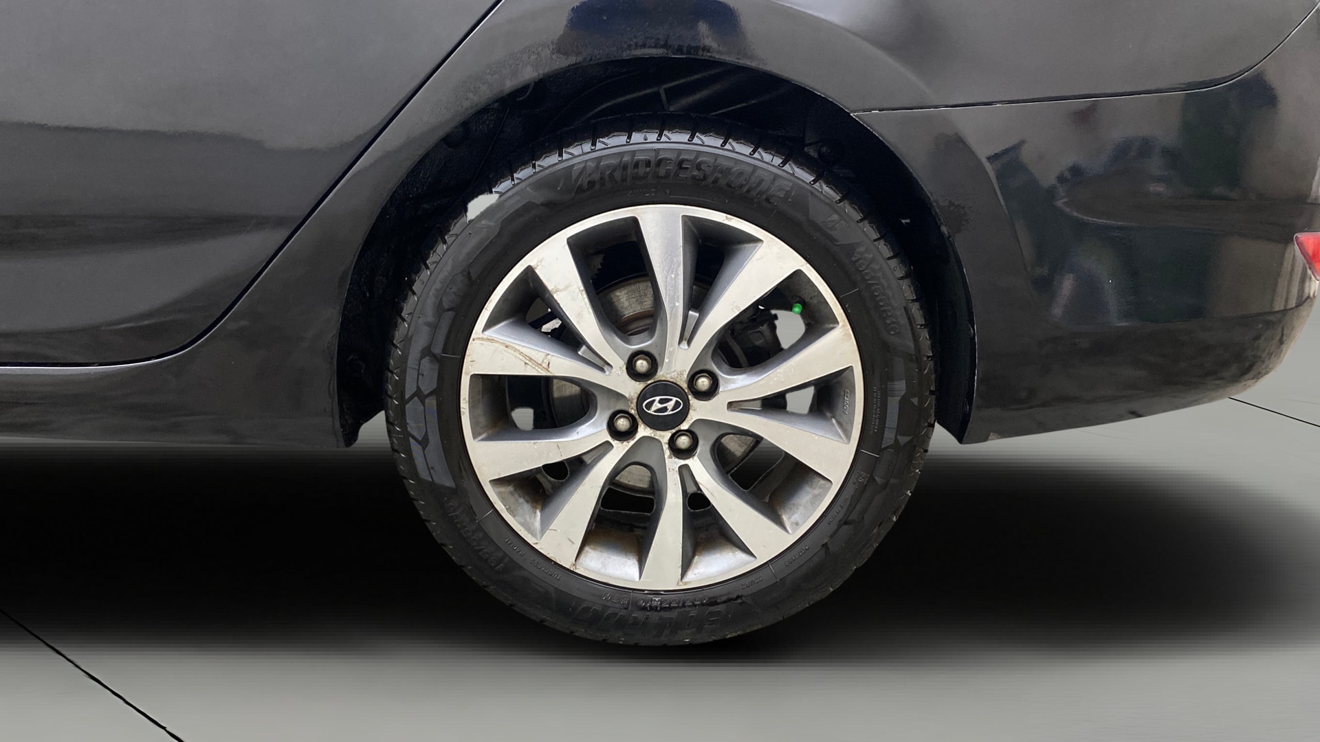 View 2014 Hyundai Fluidic Verna 1.6 VTVT SX Image 11 Used 2014 Hyundai Fluidic Verna 1.6 VTVT SX Image 11