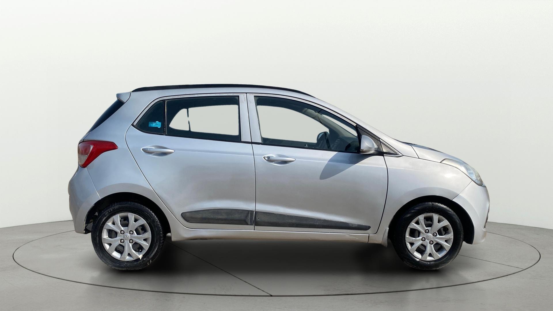 View 2015 Hyundai Grand i10 Sportz 1.2 Kappa Image 8 Used 2015 Hyundai Grand i10 Sportz 1.2 Kappa Image 8