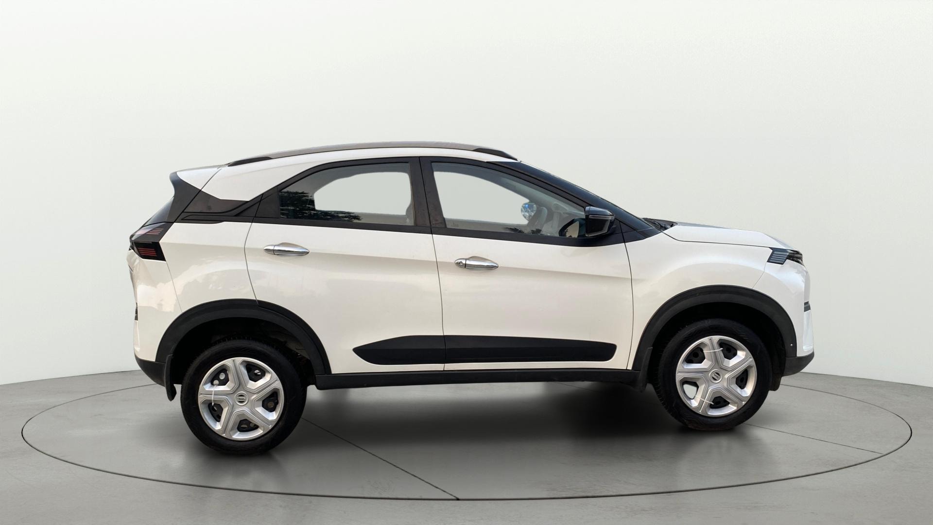 View 2024 Tata Nexon Revotron XE Image 8 Used 2024 Tata Nexon Revotron XE Image 8