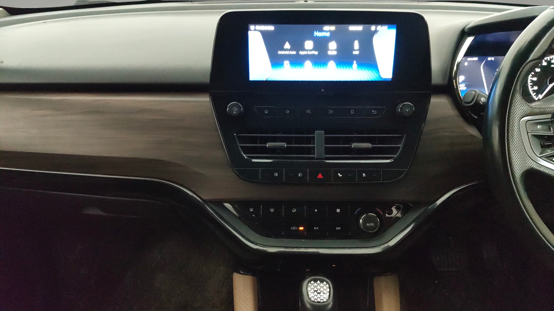 View 2022 Tata Harrier XE Image 18 Used 2022 Tata Harrier XE Image 18
